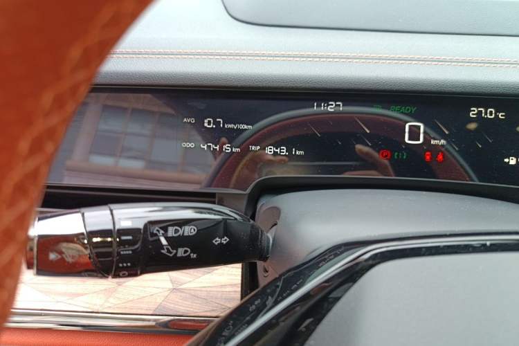 Used NETA S 2022 Extended-Range Version 1160 km Rear-Drive Big Edition Odometer Close Up