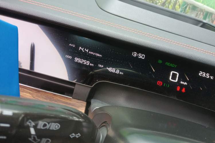 Used NETA S 2022 All-Electric 715 km Range Rear-Drive Deluxe Version Odometer Close Up