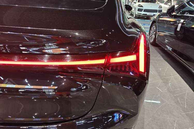 Used NETA S 2022 All-Electric 715 km Range Rear-Drive Deluxe Version Right Rear Taillight