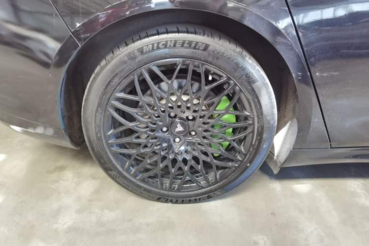 Used NETA S 2022 All-Electric 650 km Four-Wheel Drive Flagship Edition Right Rear Wheel Hub