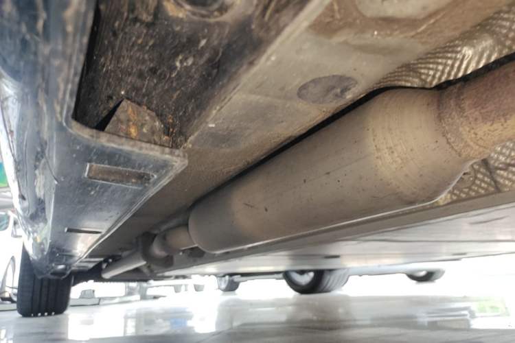 Used NETA S 2022 Extended-Range Version 1160 km Range Rear-Wheel-Drive Compact Edition Right Side Sill