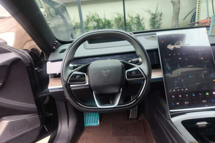 Used NETA S 2022 Pure Electric 715 km Range Rear-Wheel Drive Mid-Range Version Steering Wheel