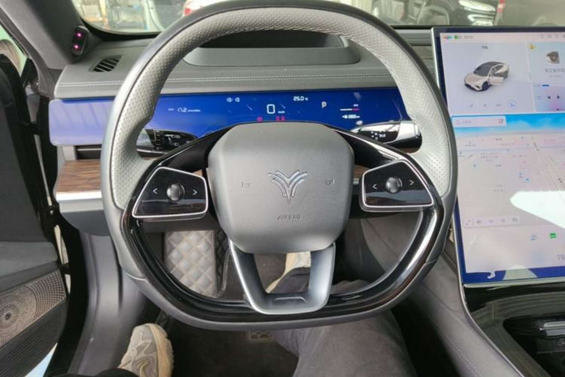 Used NETA S 2022 All-Electric 650 km Four-Wheel Drive Premium Version Steering Wheel
