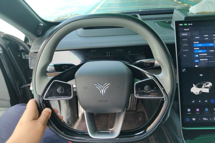 Used NETA S 2022 Pure Electric 715 km Range Rear-Wheel Drive Mid-Range Version Steering Wheel