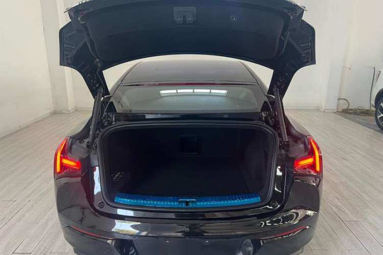Used NETA S 2022 Extended-Range Version 1160 km Range Rear-Wheel-Drive Compact Edition Trunk