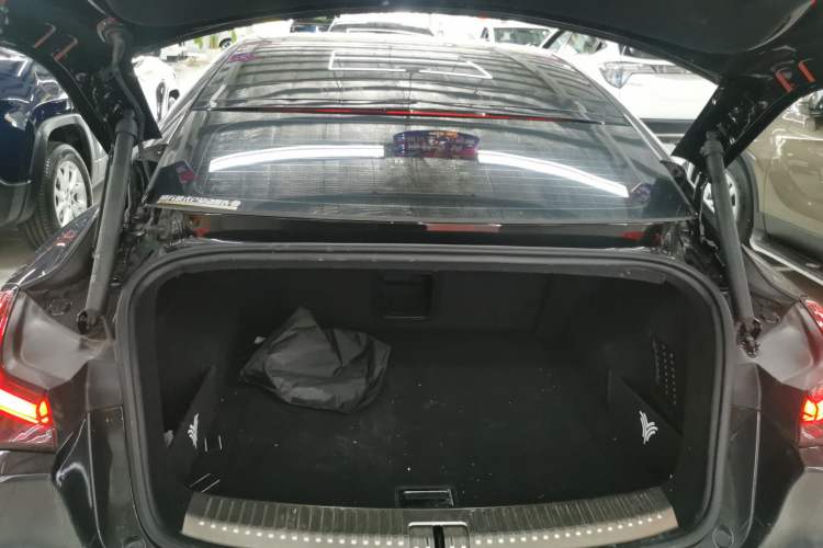 Used NETA S 2022 Extended-Range Version 1160 km Range Rear-Wheel Drive Mid-Grade Trunk