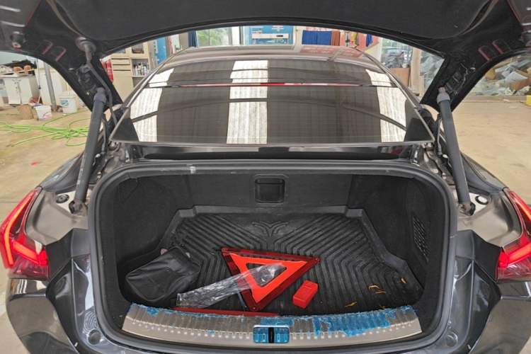 Used NETA S 2022 Extended-Range Version 1160 km Range Rear-Wheel-Drive Compact Edition Trunk