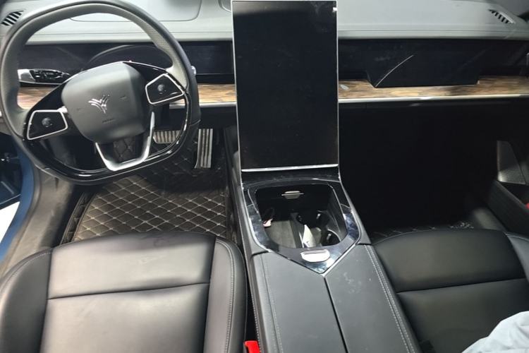 Used NETA S 2022 Extended-Range Version 1160 km Range Rear-Wheel-Drive Compact Edition Center Console