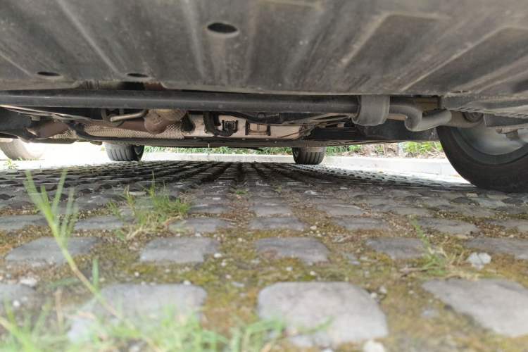 Used NETA S 2022 Extended-Range Version 1160 km Range Rear-Wheel-Drive Compact Edition Chassis Front