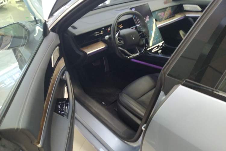 Used NETA S 2022 Pure Electric 715 km Range Rear-Wheel Drive Mid-Range Version Driver Seat
