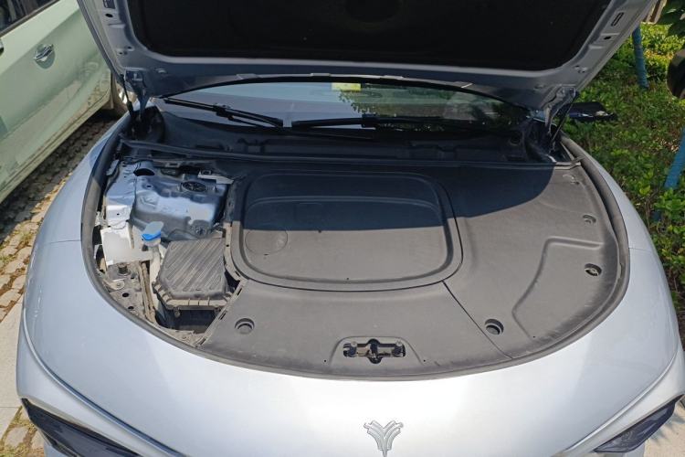 Used NETA S 2022 Extended-Range Version 1160 km Range Rear-Wheel-Drive Compact Edition Engine Bay