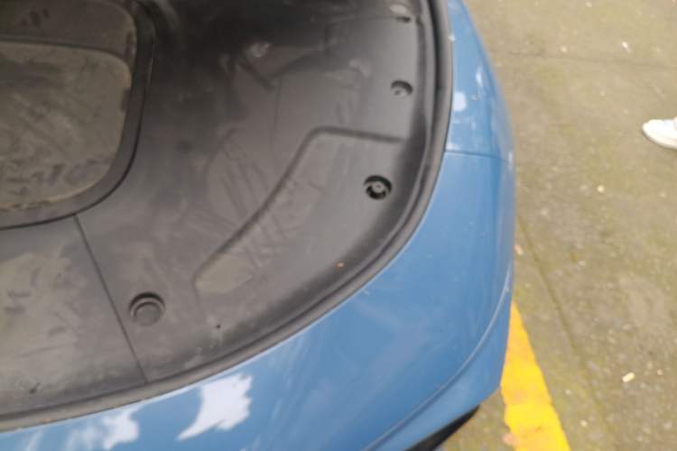 Used NETA S 2022 Extended-Range Version 1160 km Range Rear-Wheel Drive Mid-Grade Engine Bay Left