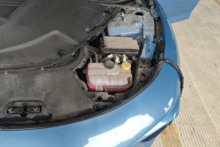 Used NETA S 2022 Extended-Range Version 1160 km Range Rear-Wheel Drive Mid-Grade Engine Bay Left