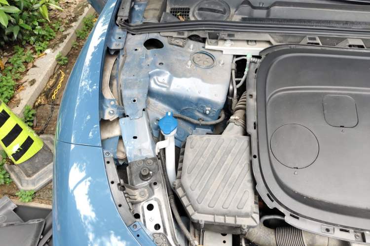 Used NETA S 2022 Extended-Range Version 1160 km Range Rear-Wheel Drive Mid-Grade Engine Bay Right