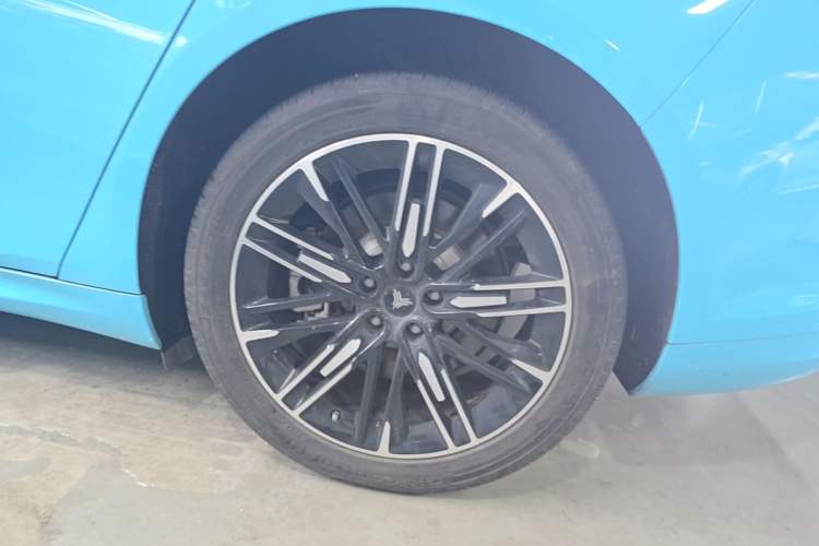 Used NETA S 2022 Extended-Range Version 1160 km Range Rear-Wheel-Drive Compact Edition Exterior 5