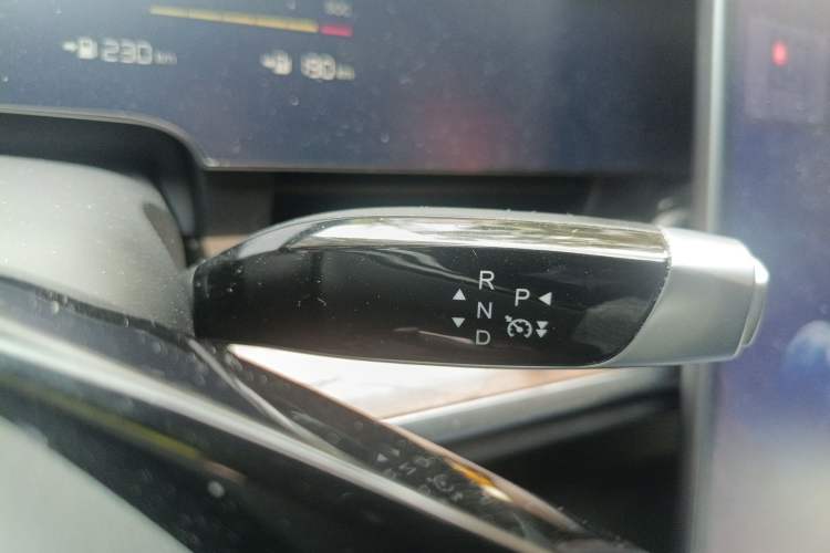 Used NETA S 2022 Extended-Range Version 1160 km Range Rear-Wheel Drive Mid-Grade Gear Lever