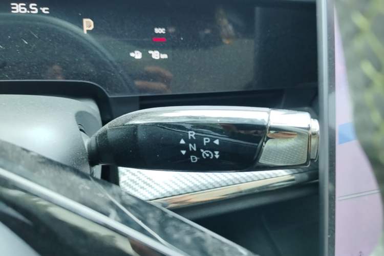 Used NETA S 2022 All-Electric 650 km Four-Wheel Drive Flagship Edition Gear Lever