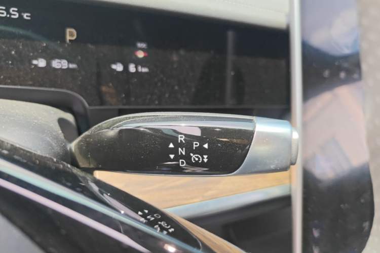 Used NETA S 2022 Extended-Range Version 1160 km Range Rear-Wheel-Drive Compact Edition Gear Lever