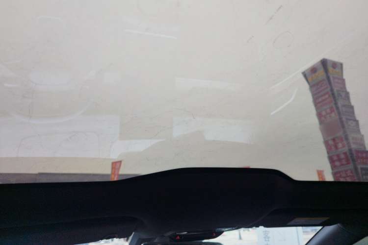 Used NETA S 2022 Extended-Range Version 1160 km Range Rear-Wheel-Drive Compact Edition Headliner