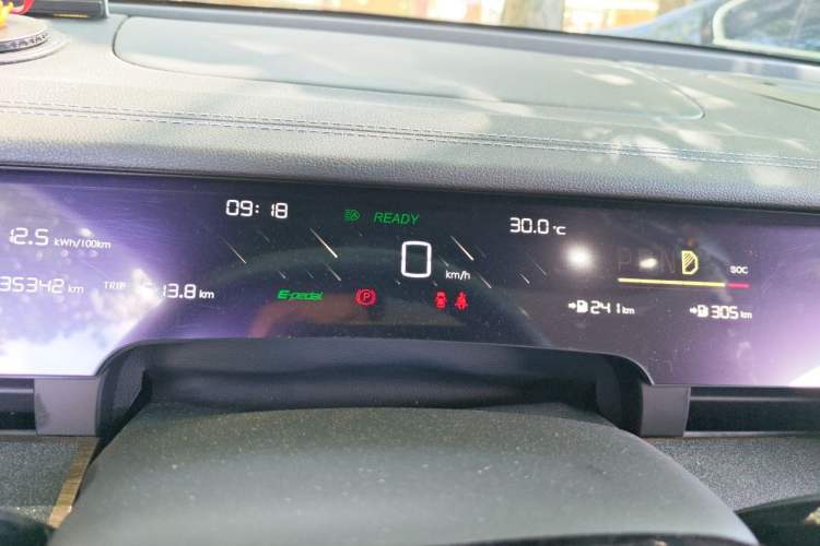 Used NETA S 2022 Extended-Range Version 1160 km Range Rear-Wheel Drive Mid-Grade Instrument Cluster