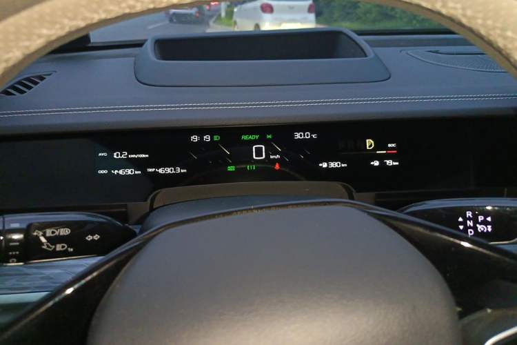 Used NETA S 2022 Extended-Range Version 1160 km Rear-Drive Big Edition Instrument Cluster