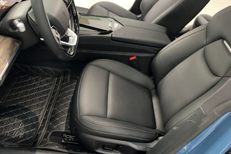 Used NETA S 2022 Extended-Range Version 1160 km Range Rear-Wheel-Drive Compact Edition Interior 1