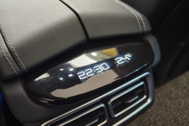 Used NETA S 2022 Extended-Range Version 1160 km Range Rear-Wheel Drive Mid-Grade Interior 1