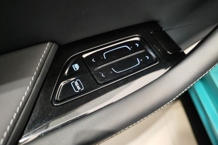 Used NETA S 2022 Extended-Range Version 1160 km Range Rear-Wheel Drive Mid-Grade Interior 2