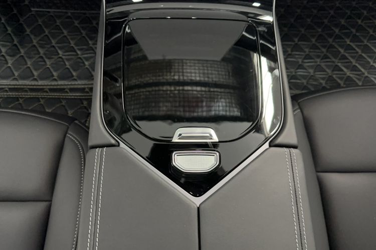 Used NETA S 2022 Extended-Range Version 1160 km Range Rear-Wheel-Drive Compact Edition Interior 6