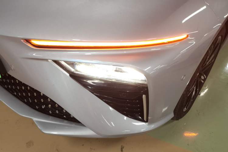 Used NETA S 2022 Extended-Range Version 1160 km Rear-Drive Big Edition Left Front Headlight