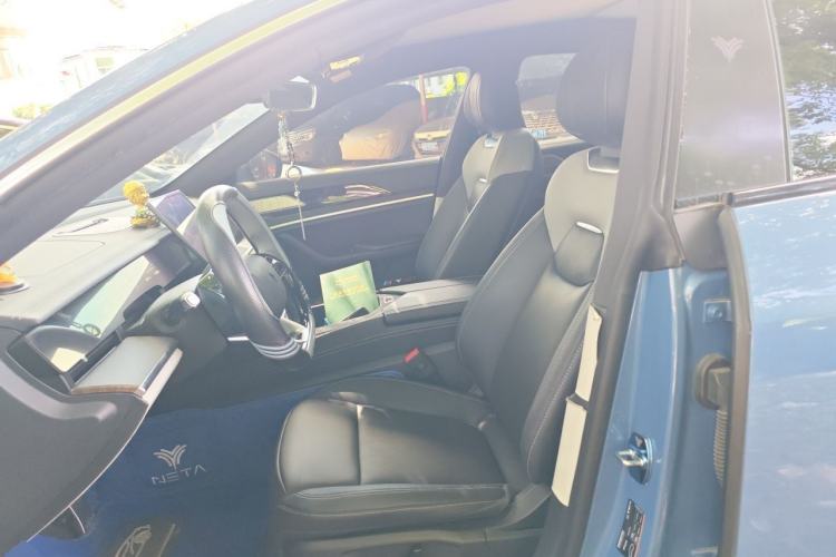 Used NETA S 2022 Extended-Range Version 1160 km Range Rear-Wheel Drive Mid-Grade Left Front Seat