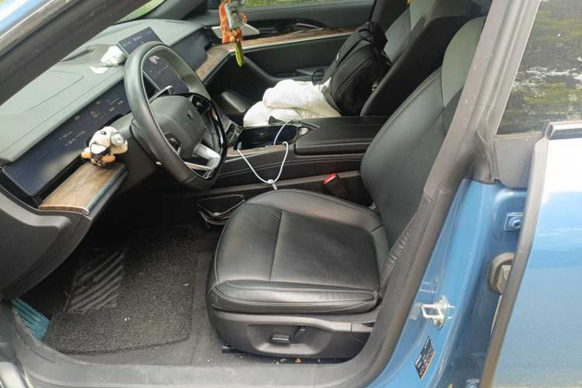 Used NETA S 2022 Extended-Range Version 1160 km Range Rear-Wheel Drive Mid-Grade Left Front Seat