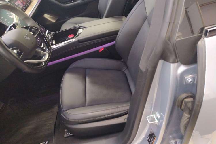 Used NETA S 2022 Pure Electric 715 km Range Rear-Wheel Drive Mid-Range Version Left Front Seat