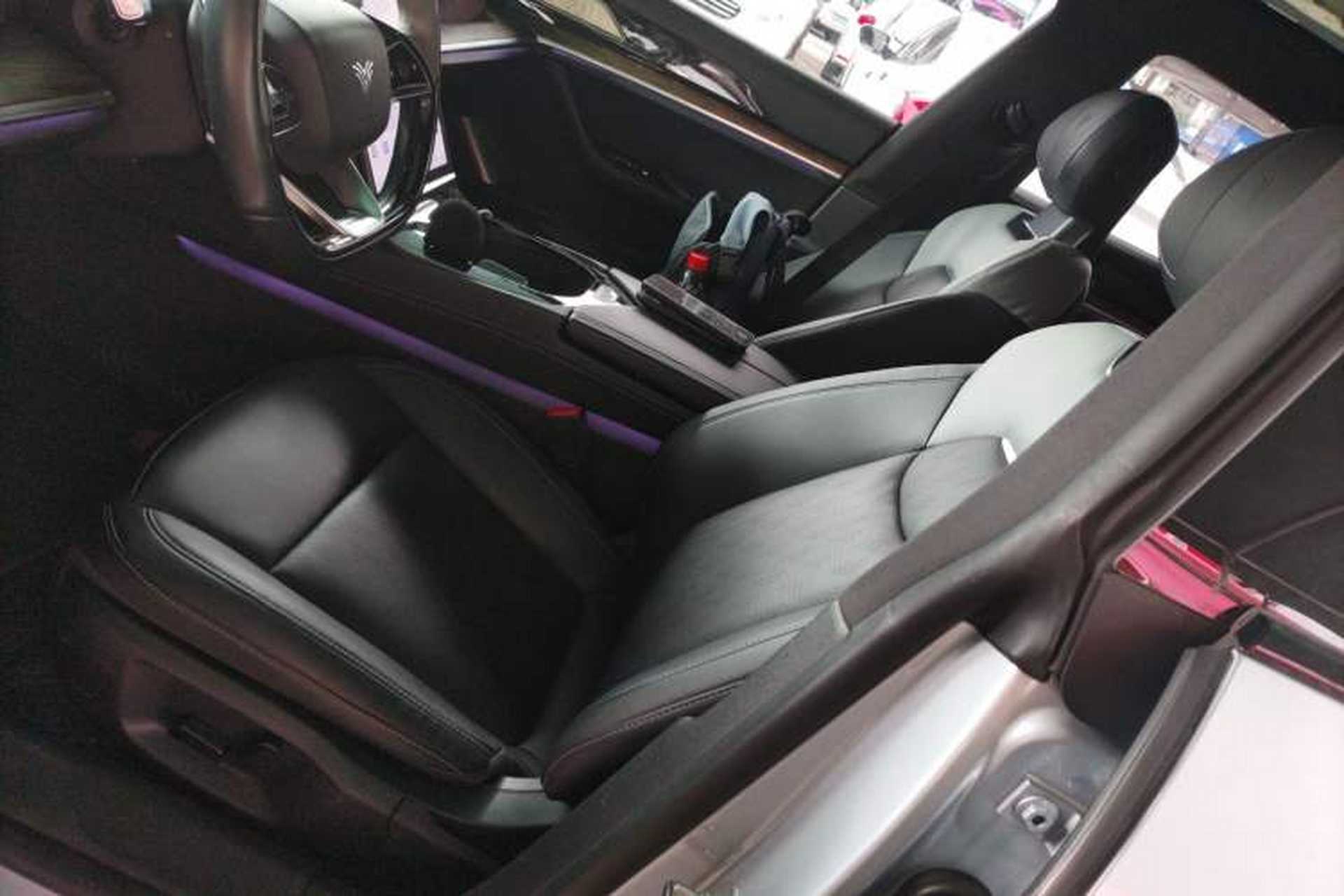 Used NETA S 2022 Extended-Range Version 1160 km Range Rear-Wheel-Drive Compact Edition Left Front Seat