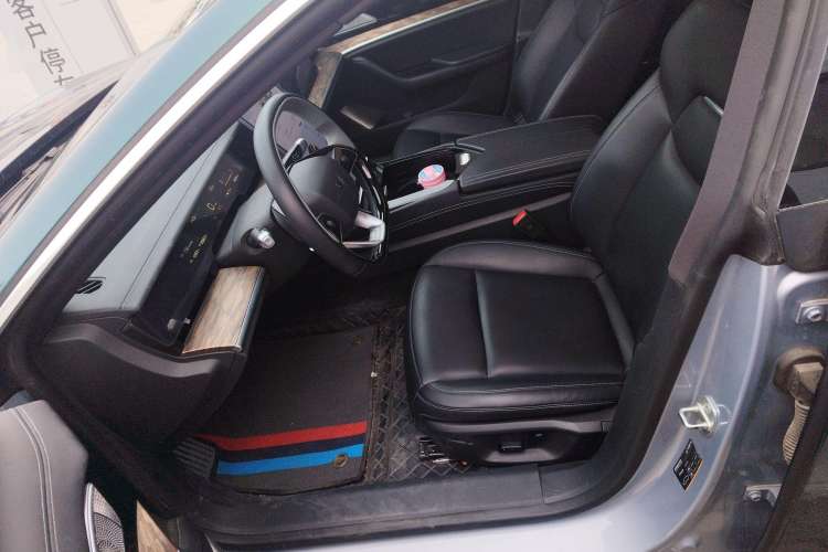 Used NETA S 2022 Extended-Range Version 1160 km Range Rear-Wheel-Drive Compact Edition Left Front Seat