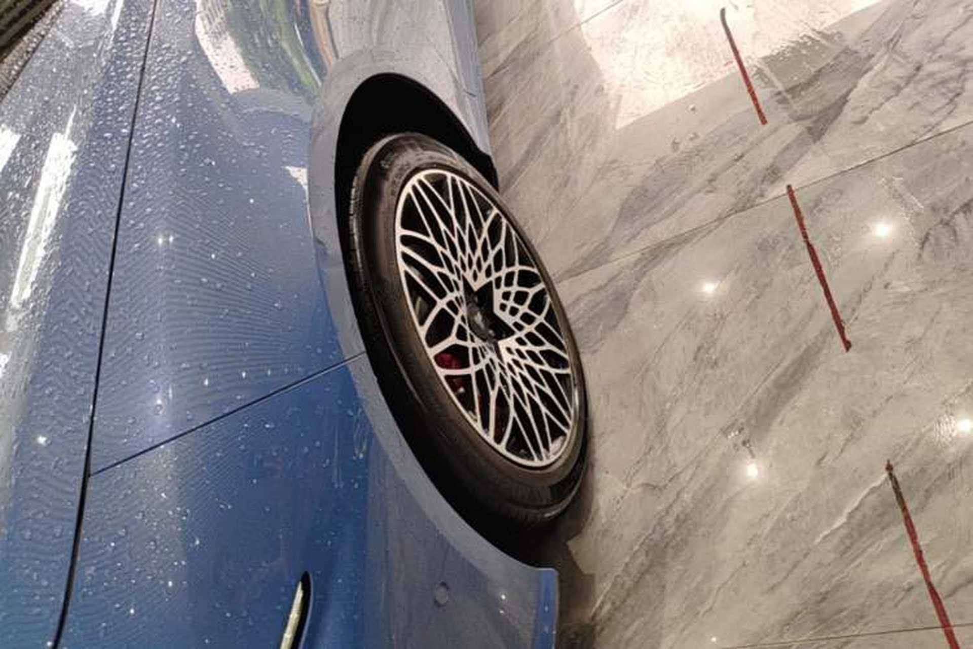 Used NETA S 2022 Extended-Range Version 1160 km Rear-Drive Big Edition Left Front Wheel Hub
