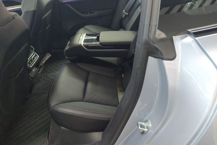 Used NETA S 2022 Pure Electric 715 km Range Rear-Wheel Drive Mid-Range Version Left Rear Seat