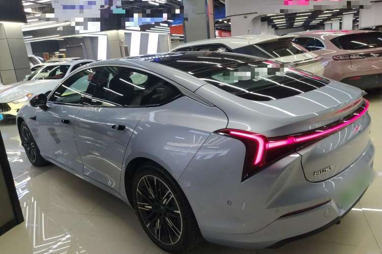 Used NETA S 2022 Pure Electric 715 km Range Rear-Wheel Drive Mid-Range Version Left Side