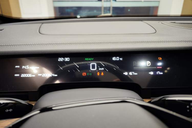 Used NETA S 2022 Extended-Range Version 1160 km Range Rear-Wheel Drive Mid-Grade Odometer Close Up