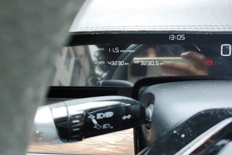 Used NETA S 2022 Extended-Range Version 1160 km Range Rear-Wheel Drive Mid-Grade Odometer Close Up