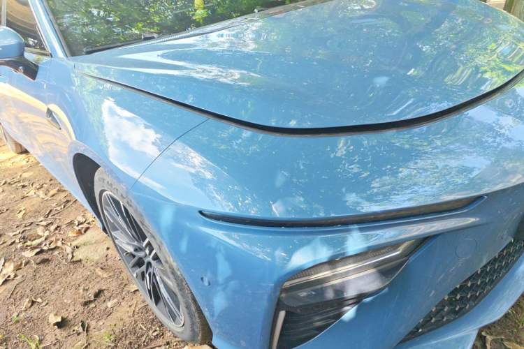 Used NETA S 2022 Extended-Range Version 1160 km Range Rear-Wheel Drive Mid-Grade Right Front Headlight