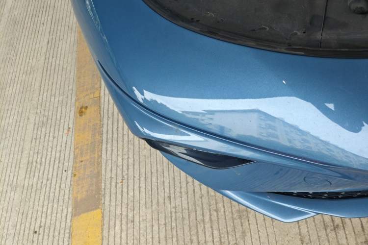Used NETA S 2022 Extended-Range Version 1160 km Range Rear-Wheel Drive Mid-Grade Right Front Headlight