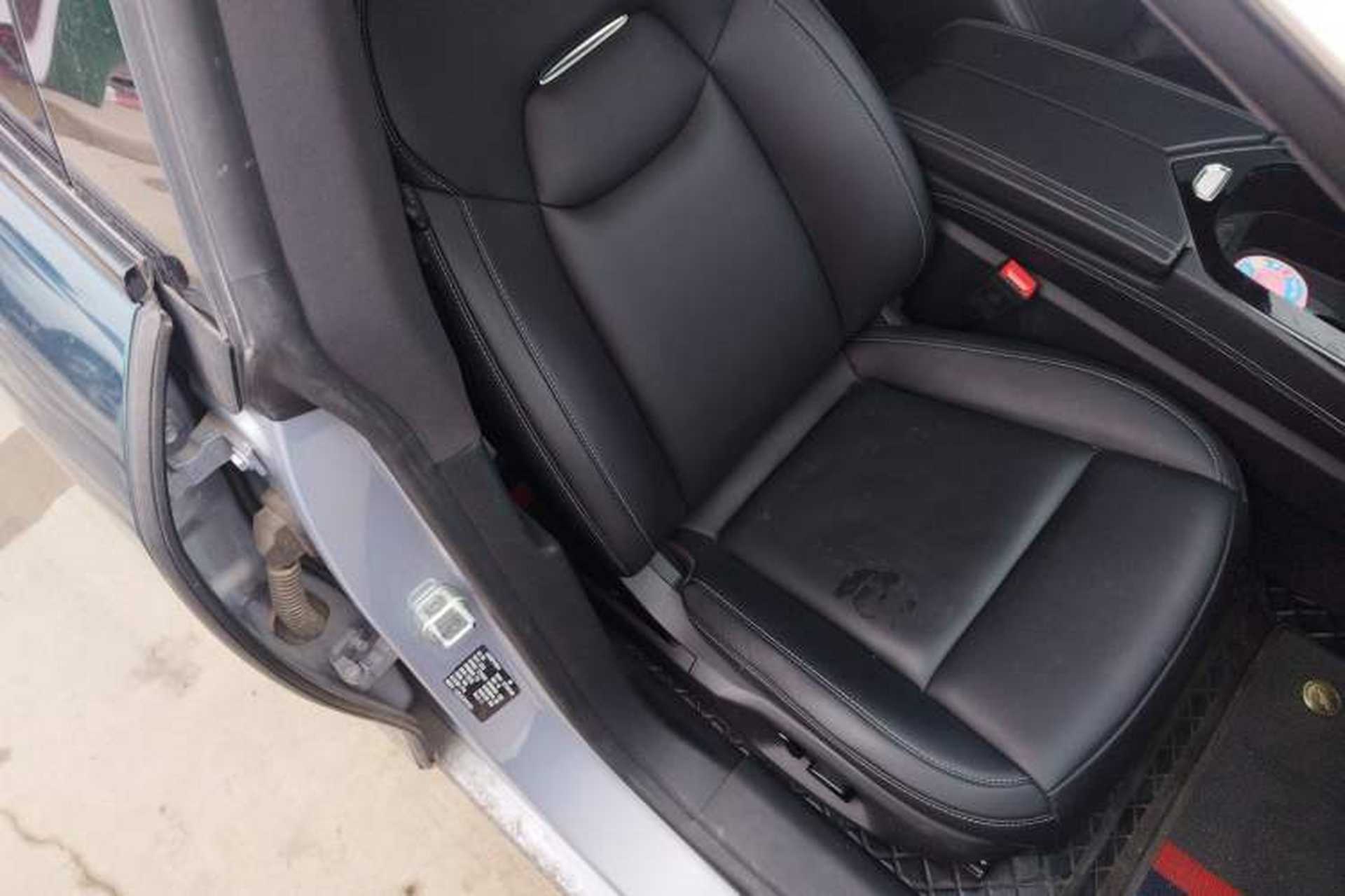Used NETA S 2022 Extended-Range Version 1160 km Range Rear-Wheel-Drive Compact Edition Right Front Seat