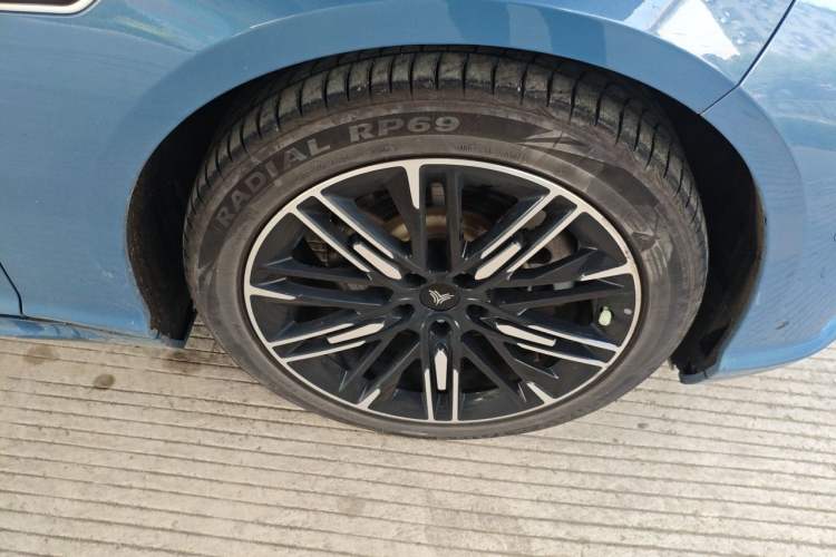 Used NETA S 2022 Extended-Range Version 1160 km Range Rear-Wheel Drive Mid-Grade Right Front Wheel Hub