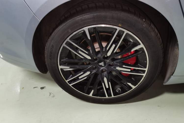 Used NETA S 2022 Extended-Range Version 1160 km Rear-Drive Big Edition Right Rear Wheel Hub