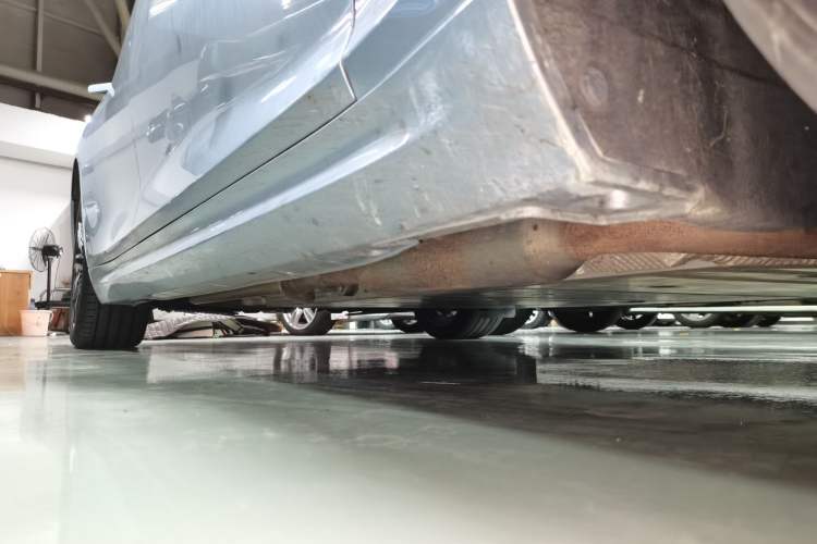 Used NETA S 2022 Extended-Range Version 1160 km Rear-Drive Big Edition Right Side Sill