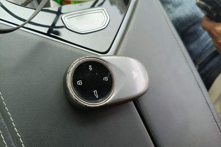 Used NETA S 2022 Extended-Range Version 1160 km Range Rear-Wheel-Drive Compact Edition Vehicle Key