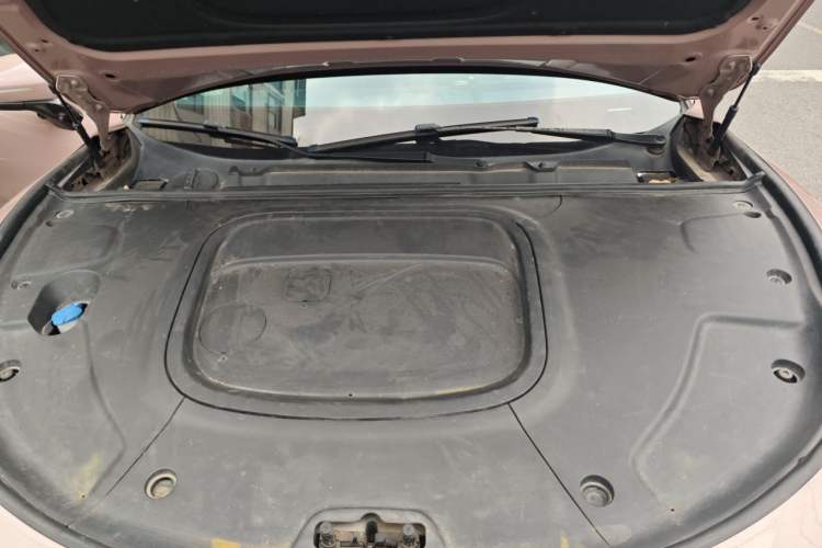 Used NETA S 2022 Extended-Range Version 1160 km Range Rear-Wheel Drive Mid-Grade Engine Bay