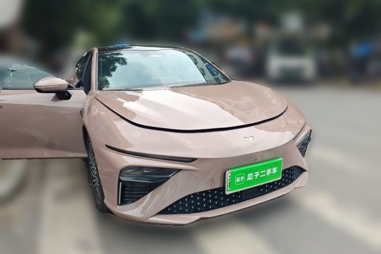 Used NETA S 2022 Extended-Range Version 1160 km Range Rear-Wheel Drive Mid-Grade Front Right 45 Deg