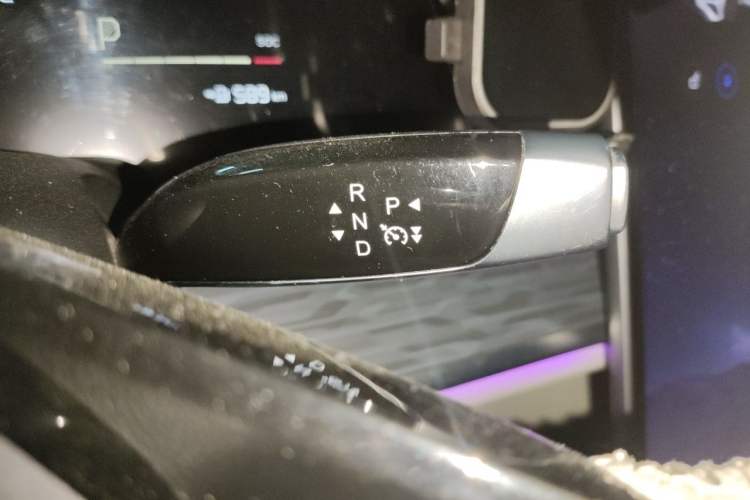 Used NETA S 2022 All-Electric 650 km Four-Wheel Drive Premium Version Gear Lever